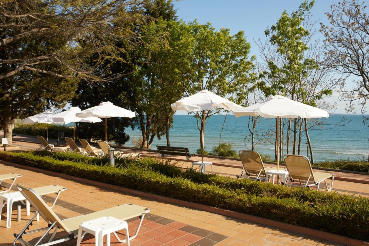 Dreams Sunny Beach Resort And Spa Ngoại thất bức ảnh The promenade of Nea Vrasna