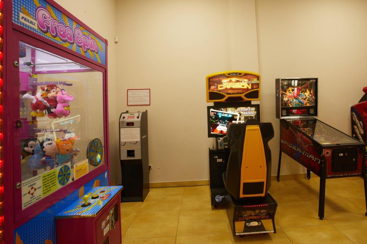 Dreams Sunny Beach Resort And Spa Ngoại thất bức ảnh Arcade games at the museum
