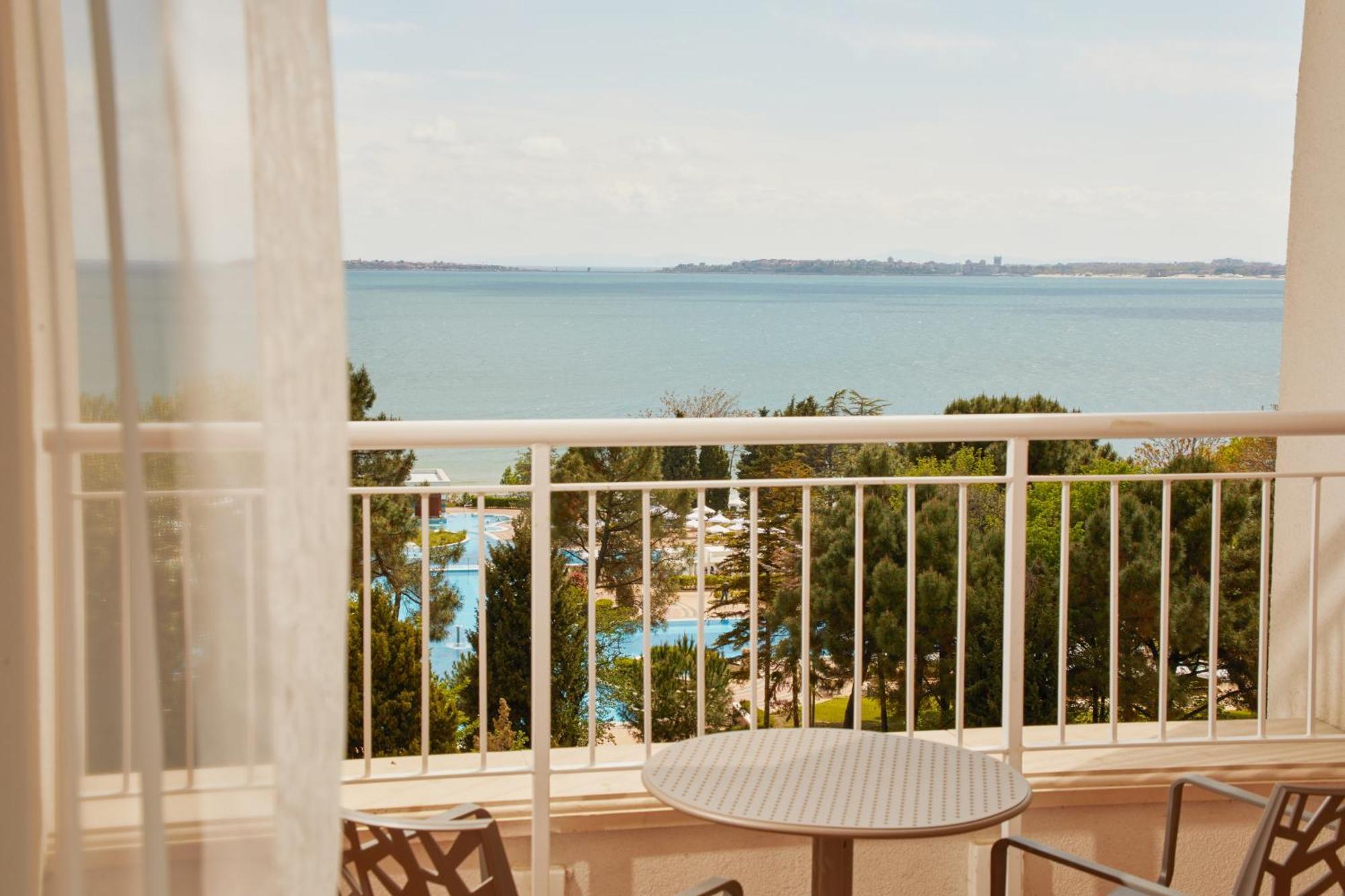 Dreams Sunny Beach Resort And Spa Ngoại thất bức ảnh View from a hotel room