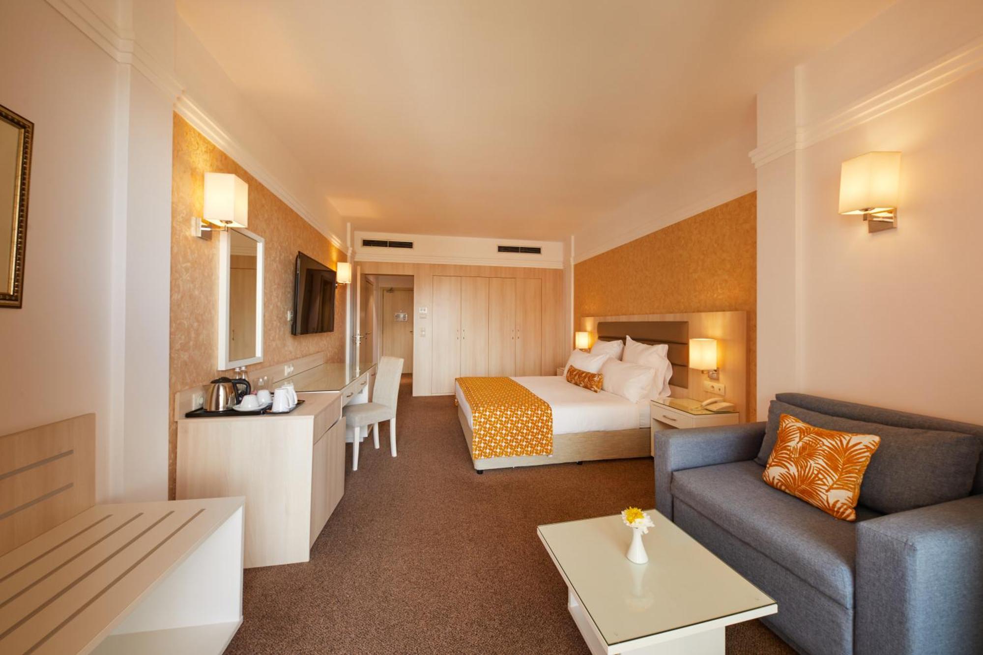 Dreams Sunny Beach Resort And Spa Phòng bức ảnh A room at the hotel
