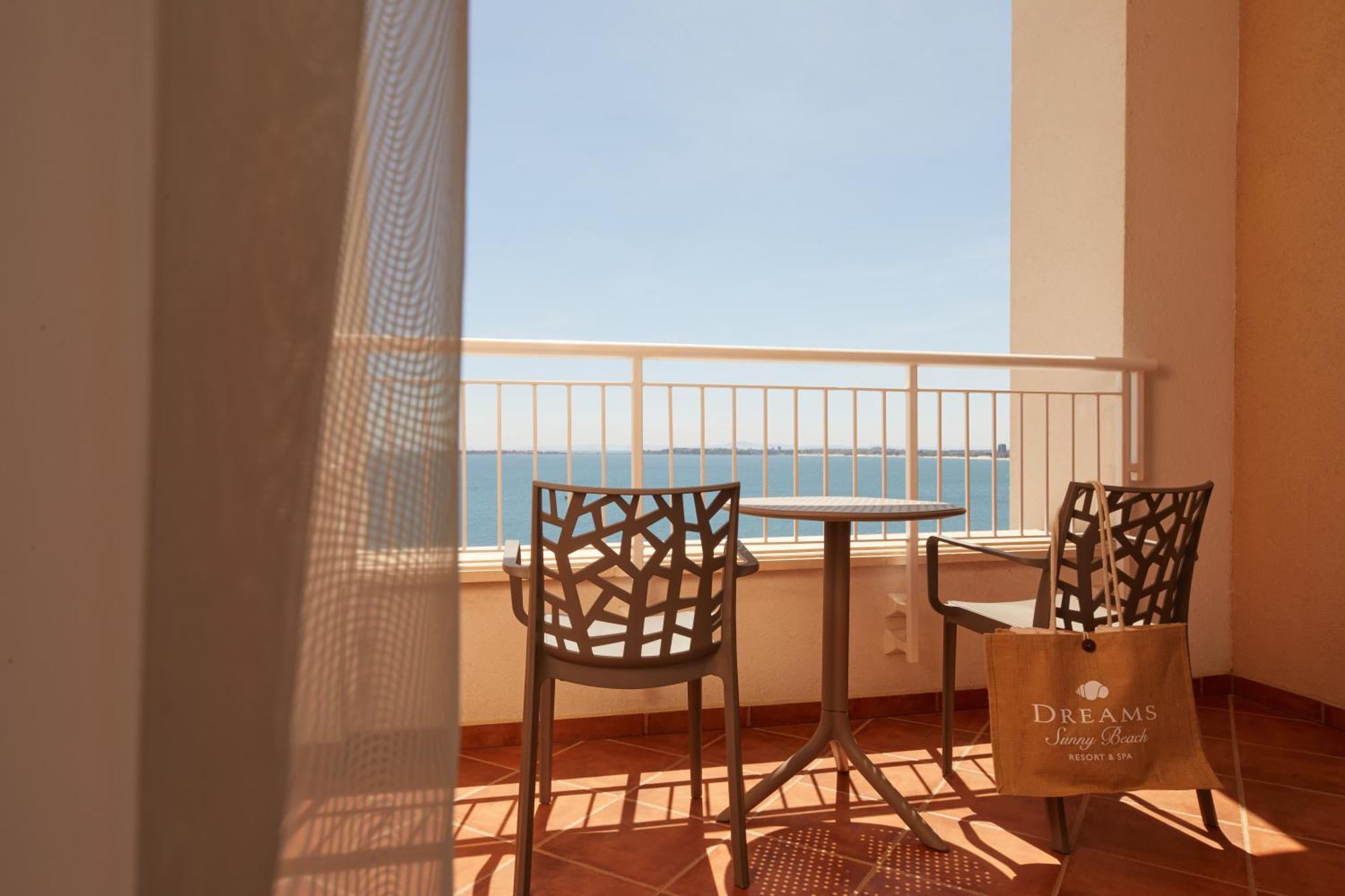 Dreams Sunny Beach Resort And Spa Phòng bức ảnh Balcony of a guest room