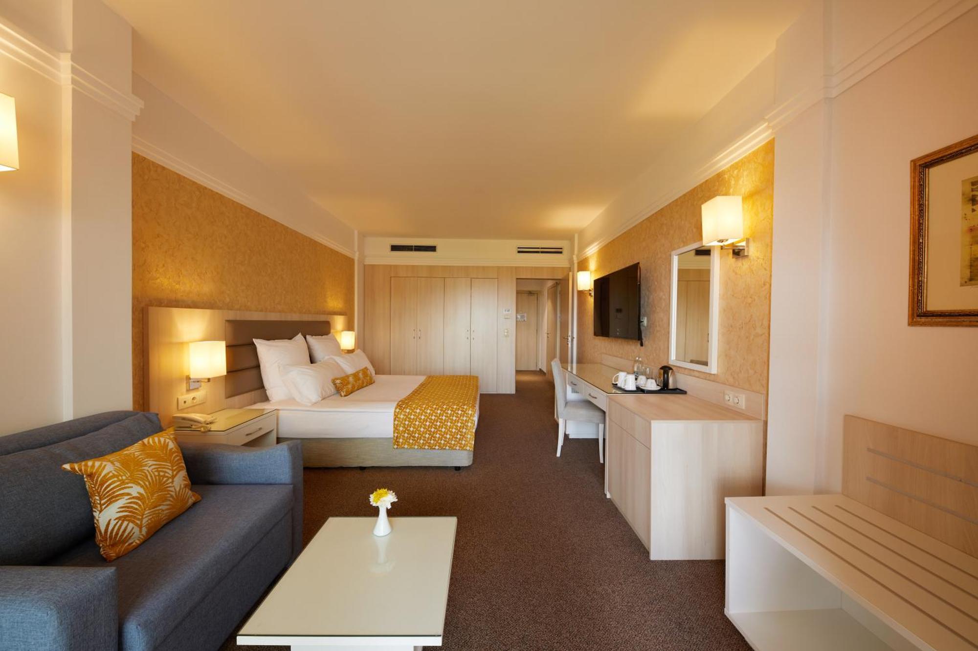 Dreams Sunny Beach Resort And Spa Phòng bức ảnh A room at the hotel